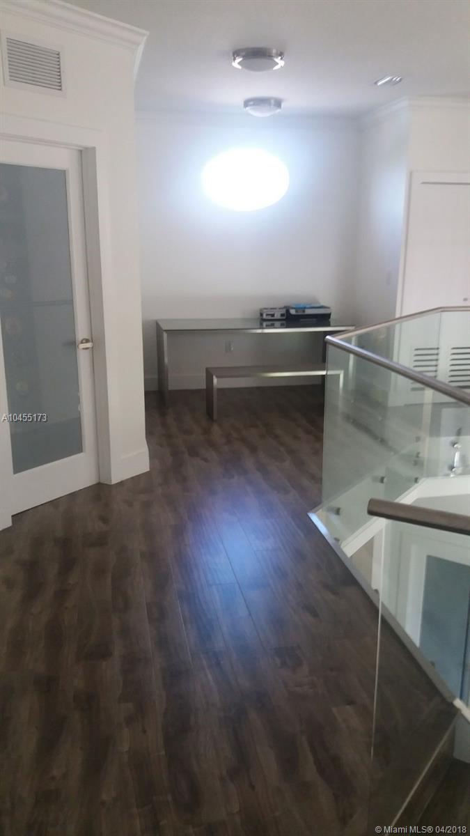 ISLANDS AT DORAL 1ST ADDN - Residential Lease