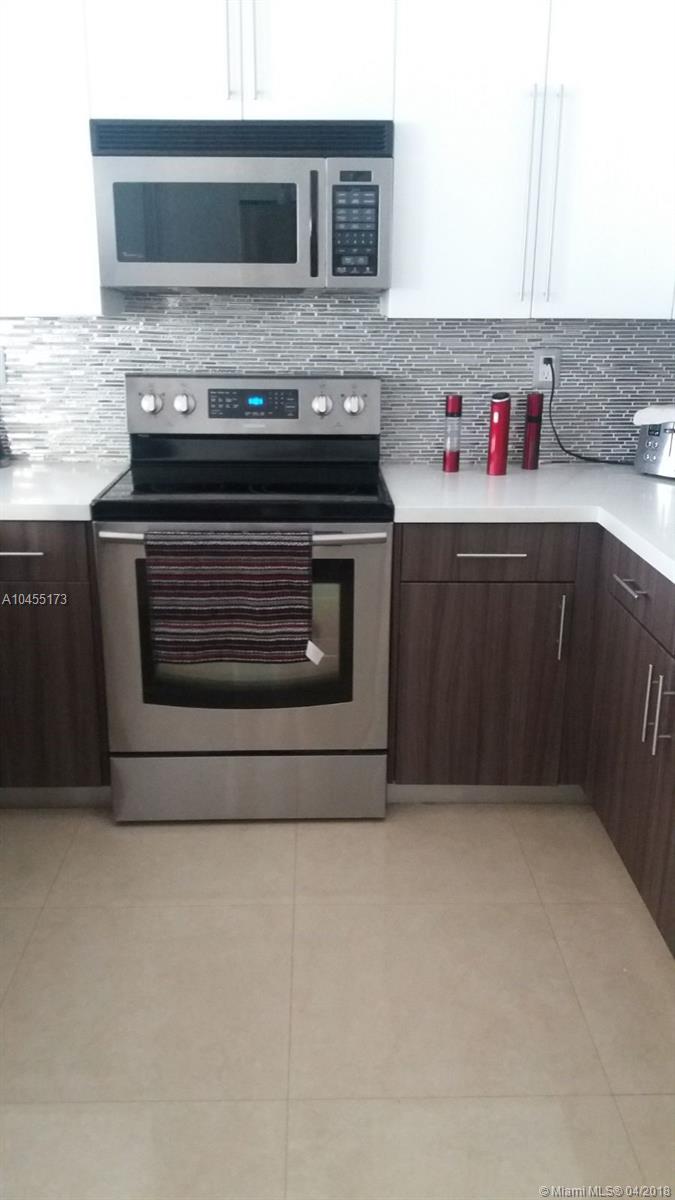 ISLANDS AT DORAL 1ST ADDN - Residential Lease