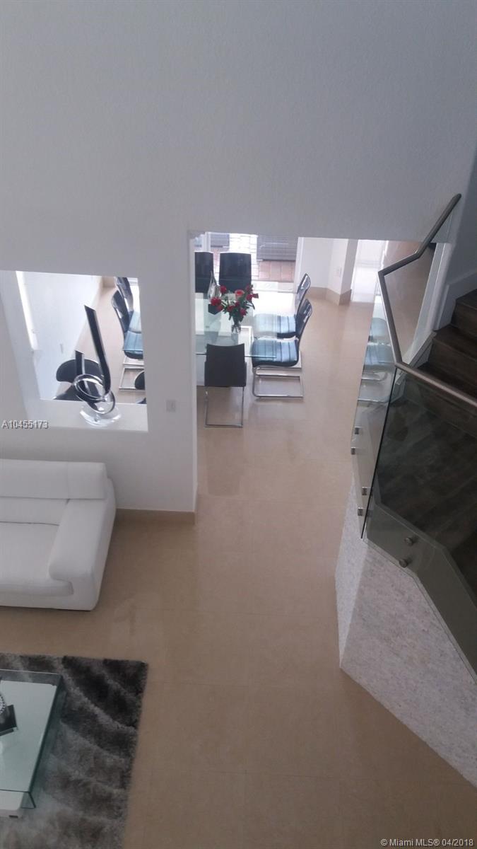 ISLANDS AT DORAL 1ST ADDN - Residential Lease