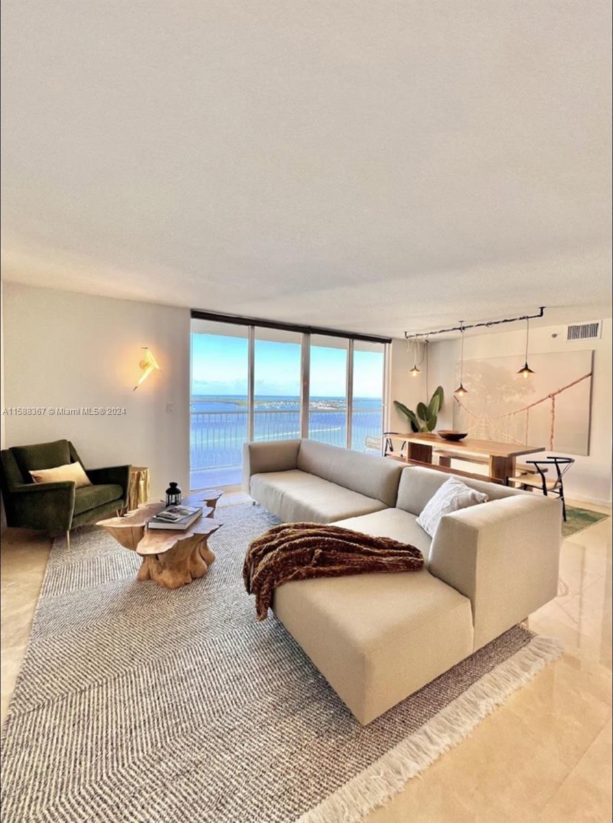 THE CLUB AT BRICKELL BAY - Residential