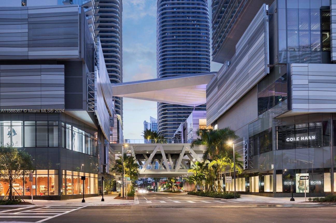 THE CLUB AT BRICKELL BAY - Residential