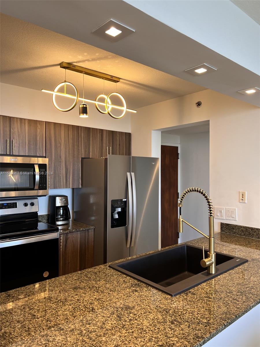 THE CLUB AT BRICKELL BAY - Residential