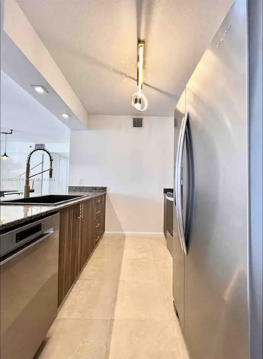 THE CLUB AT BRICKELL BAY - Residential