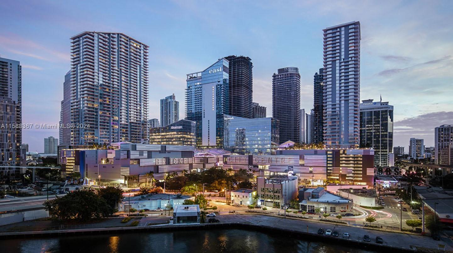 THE CLUB AT BRICKELL BAY - Residential