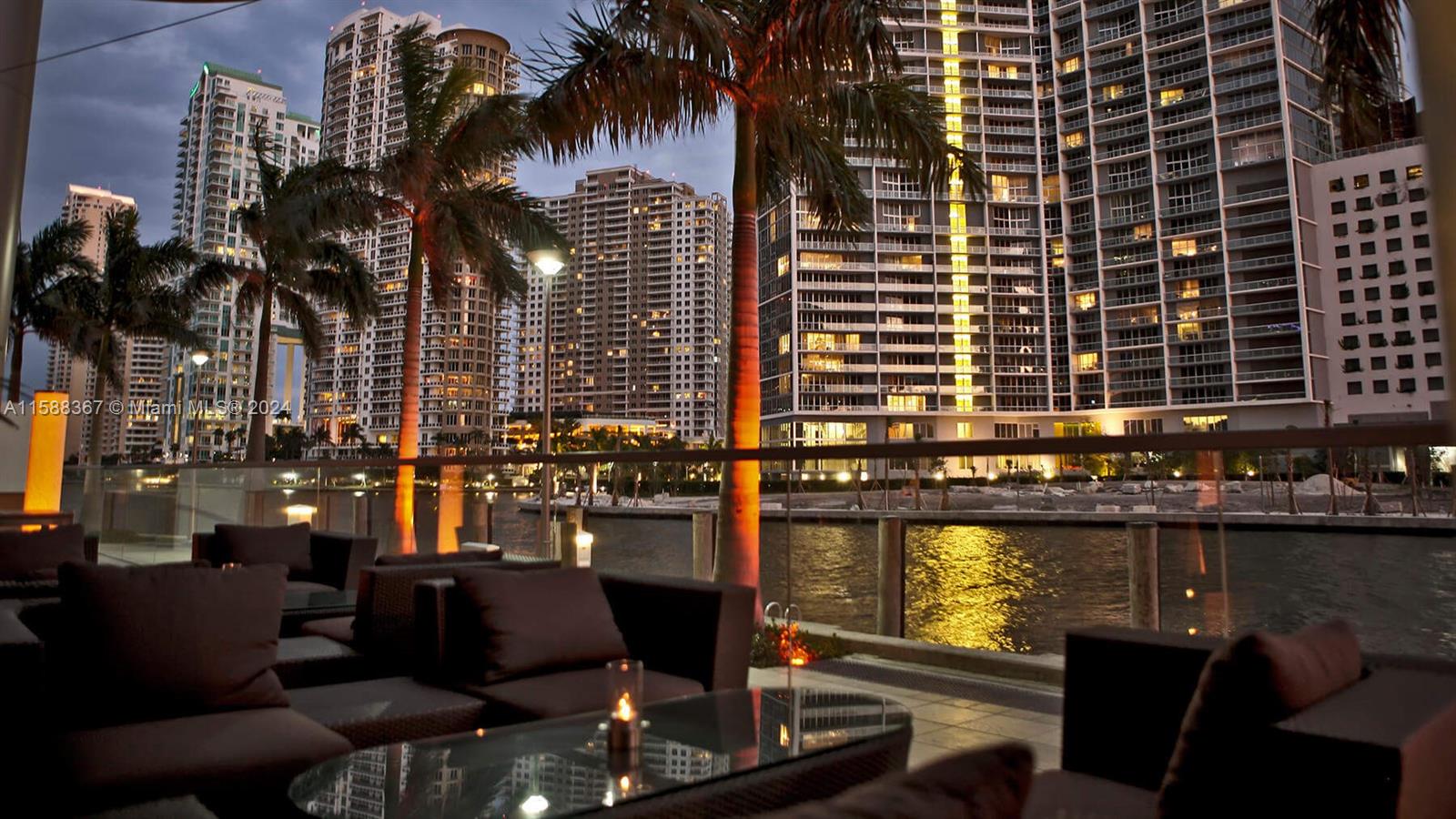 THE CLUB AT BRICKELL BAY - Residential