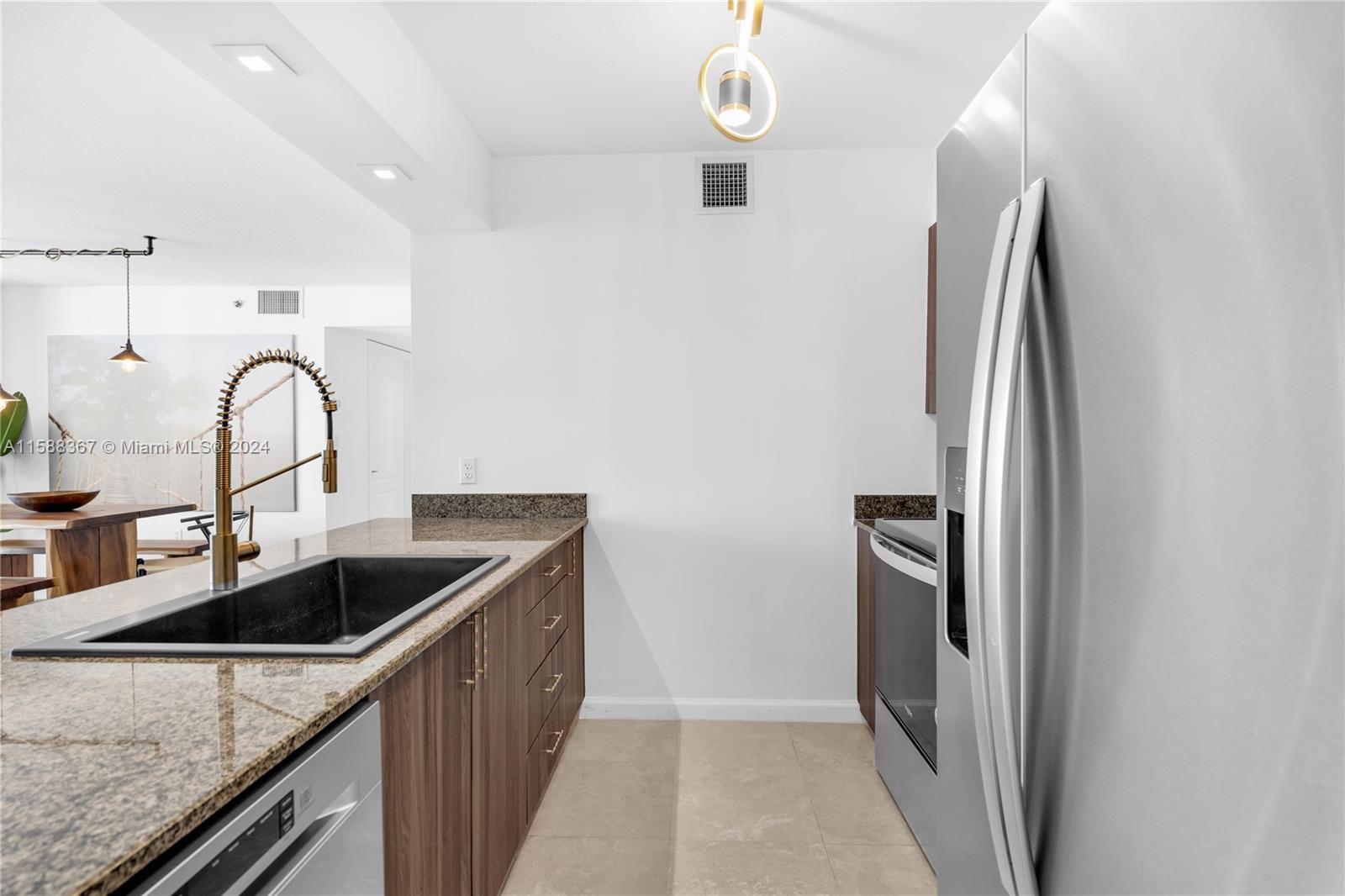 THE CLUB AT BRICKELL BAY - Residential