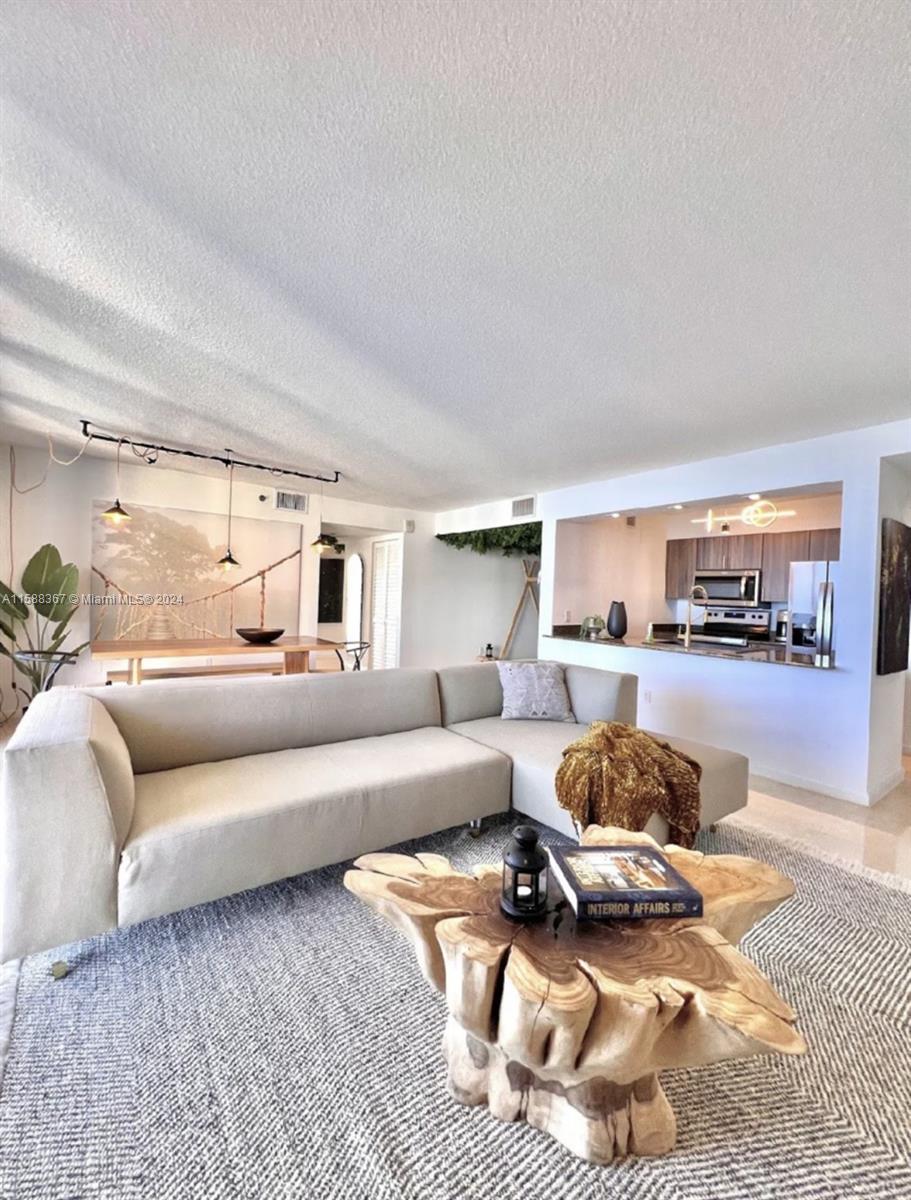 THE CLUB AT BRICKELL BAY - Residential