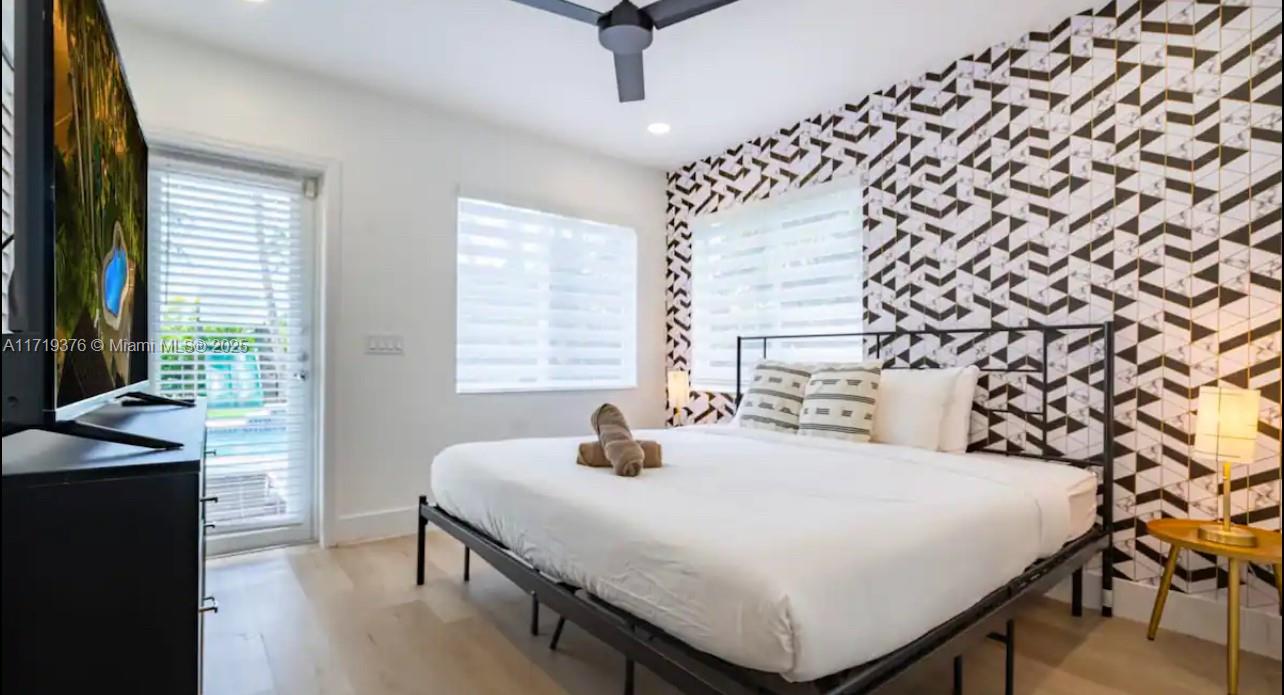 HOLLYWOOD LAKES SECTION - Residential Lease