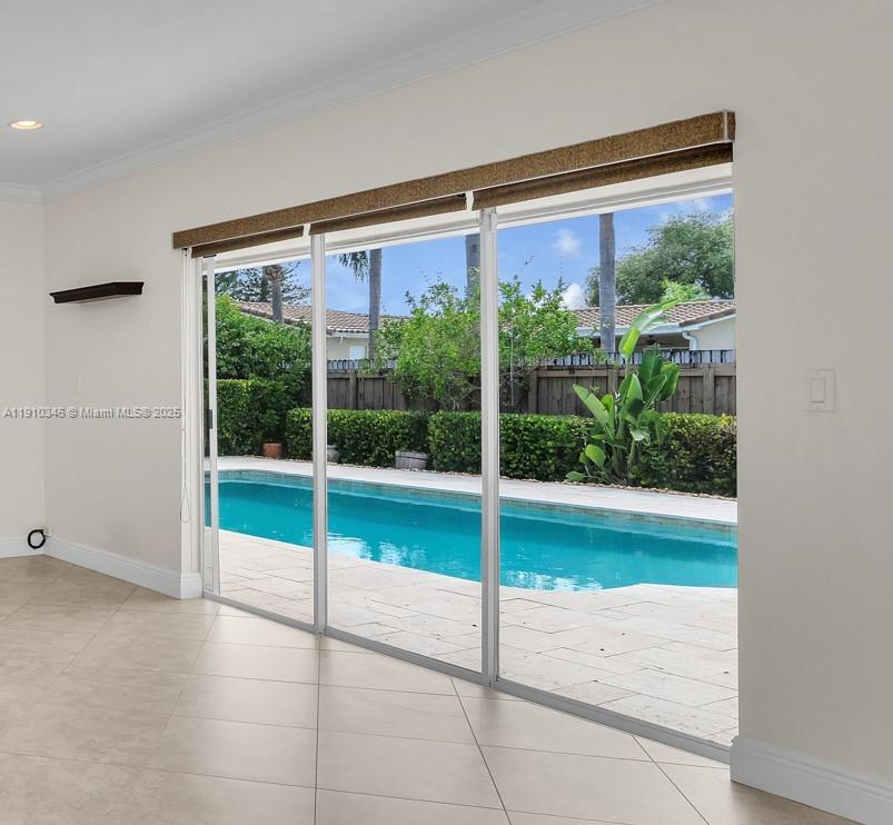 HOLLYWOOD HILLS 1965 - Residential Lease