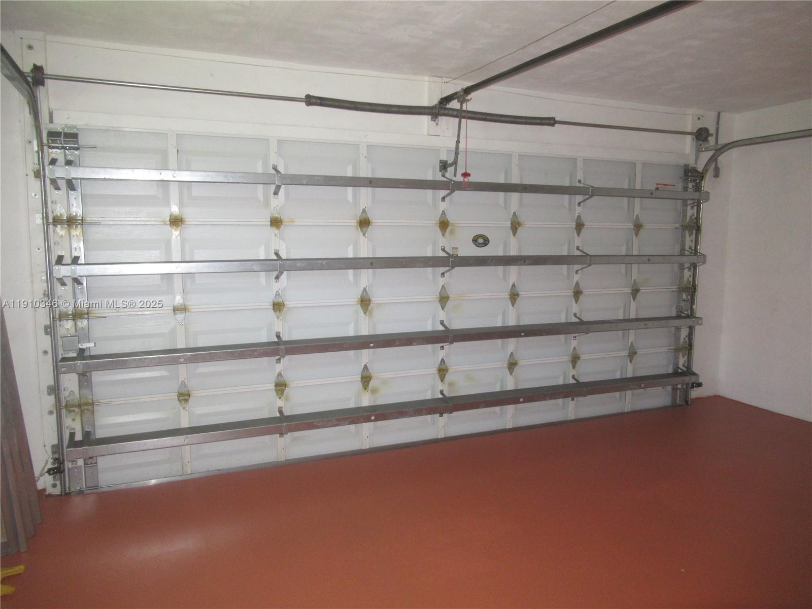 HOLLYWOOD HILLS 1965 - Residential Lease