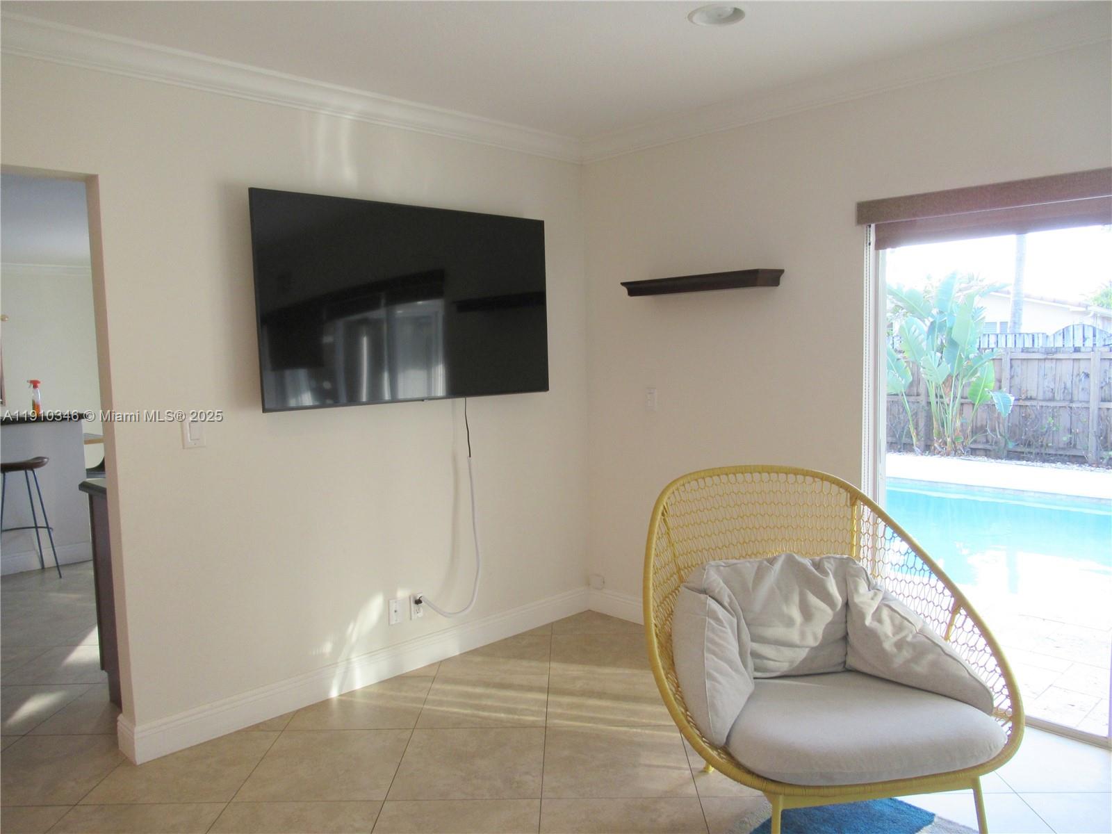 HOLLYWOOD HILLS 1965 - Residential Lease