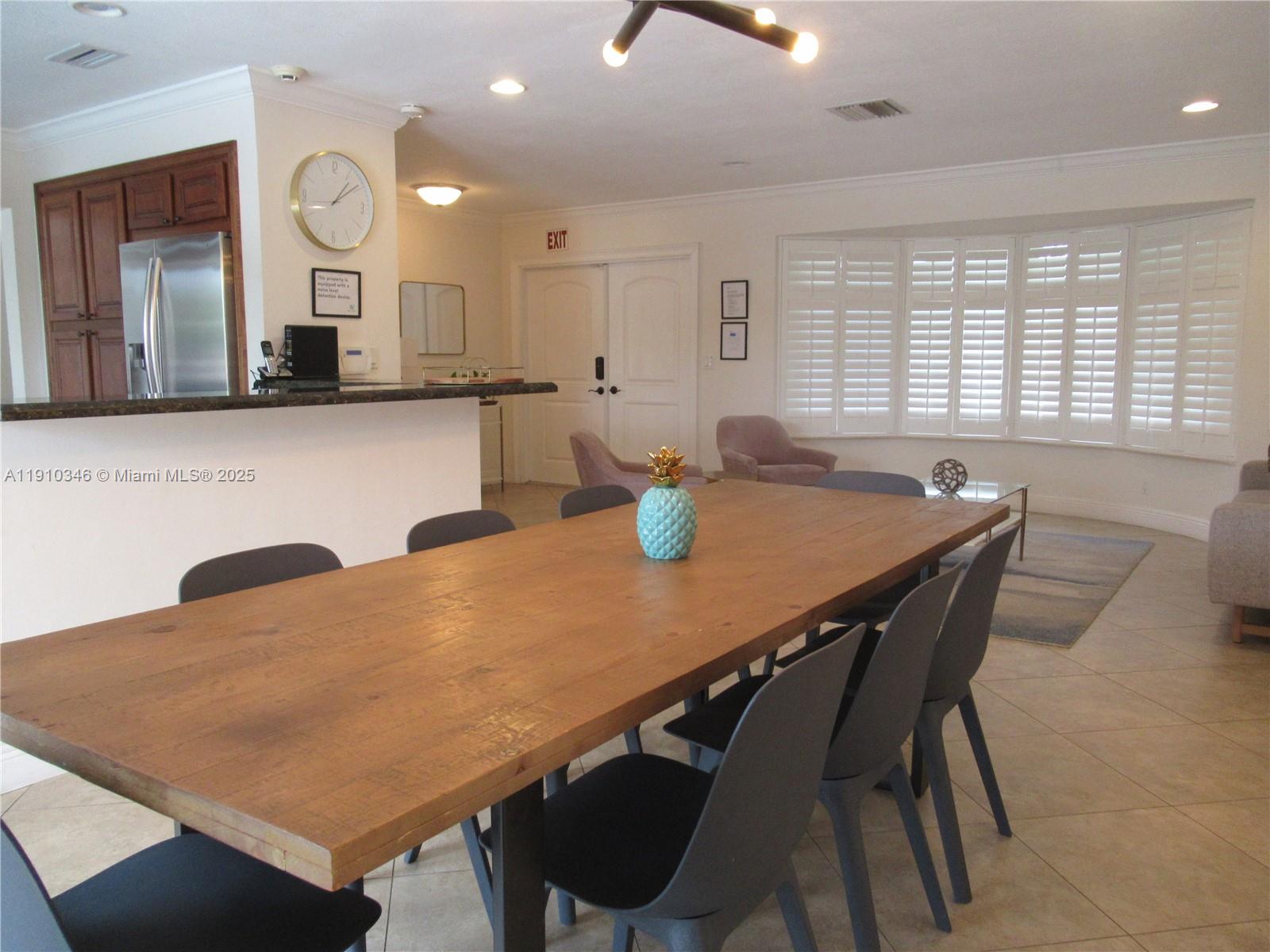 HOLLYWOOD HILLS 1965 - Residential Lease