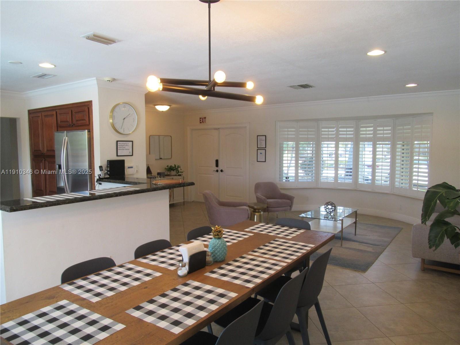 HOLLYWOOD HILLS 1965 - Residential Lease