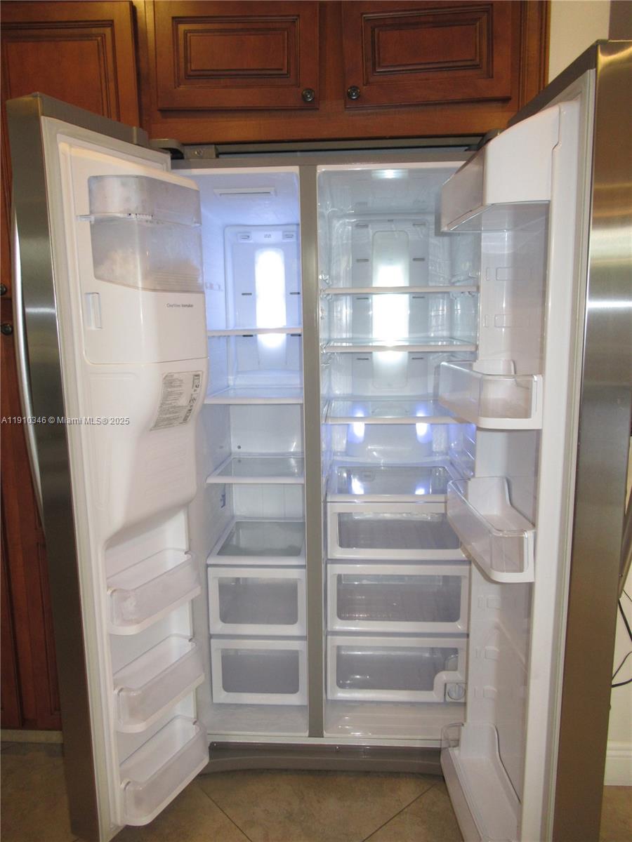 HOLLYWOOD HILLS 1965 - Residential Lease