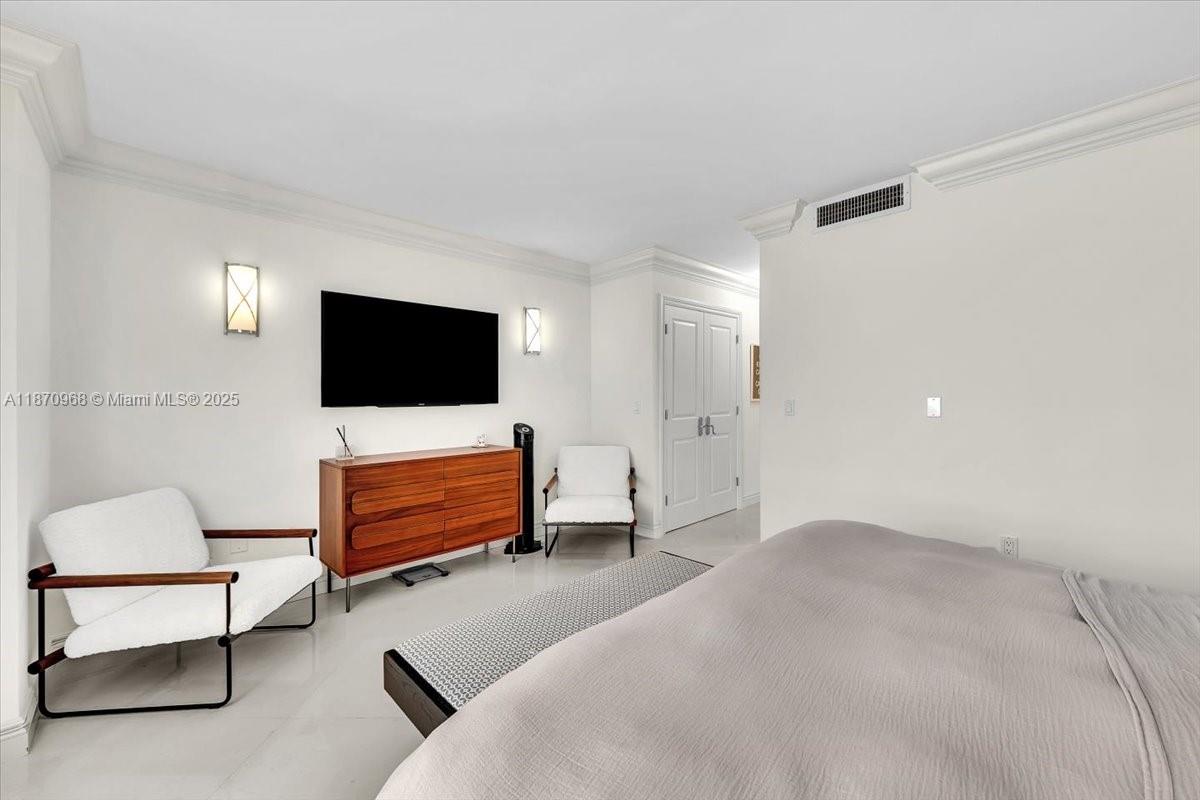 BALMORAL CONDO - Residential