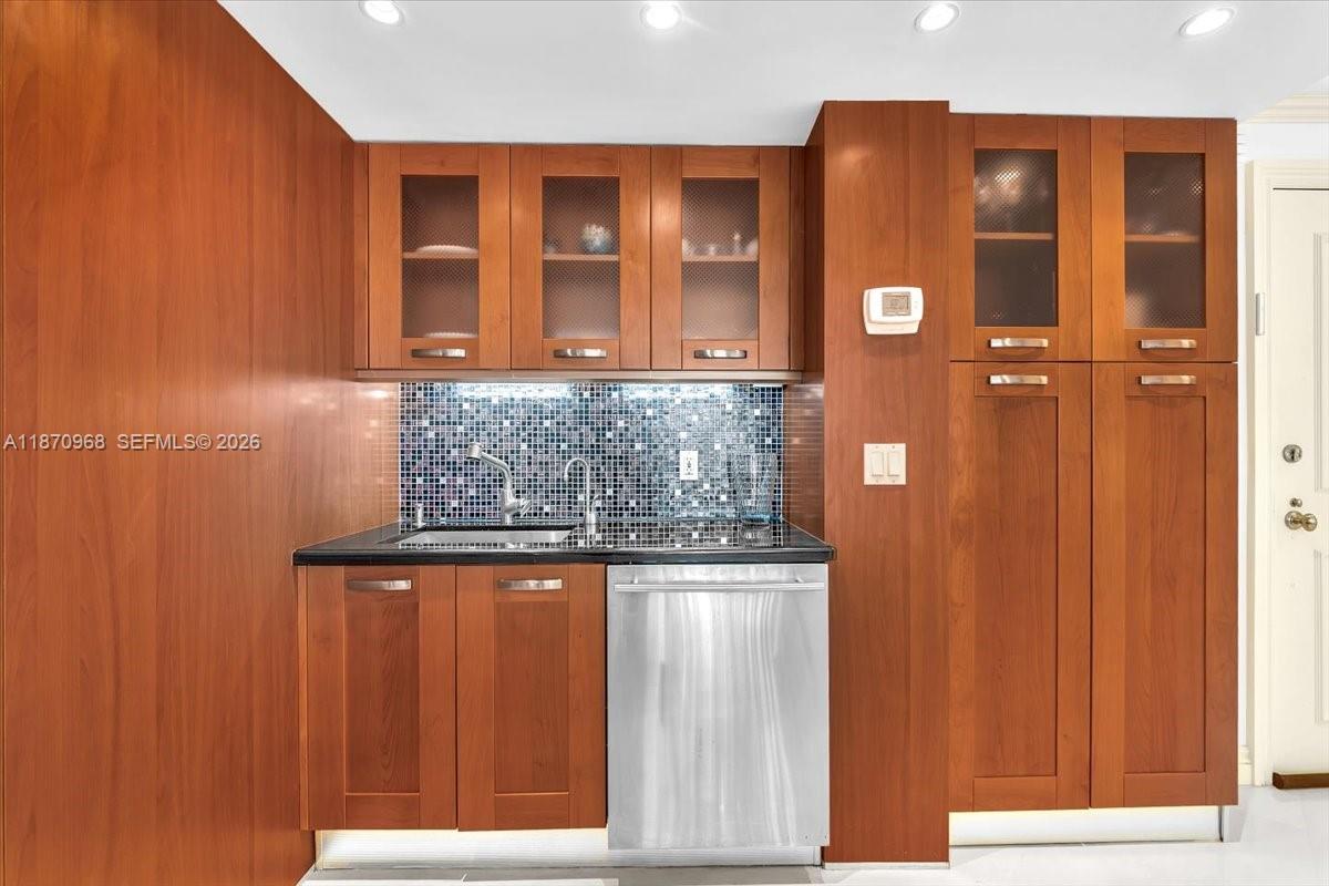 BALMORAL CONDO - Residential