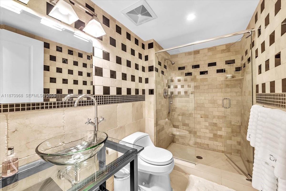 BALMORAL CONDO - Residential