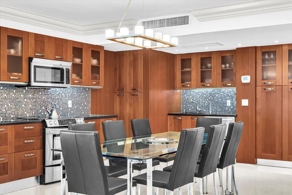 BALMORAL CONDO - Residential