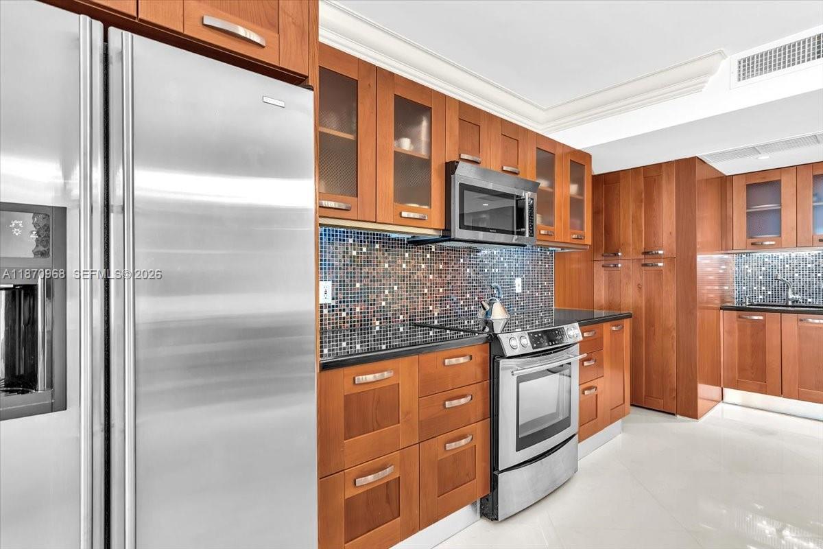 BALMORAL CONDO - Residential