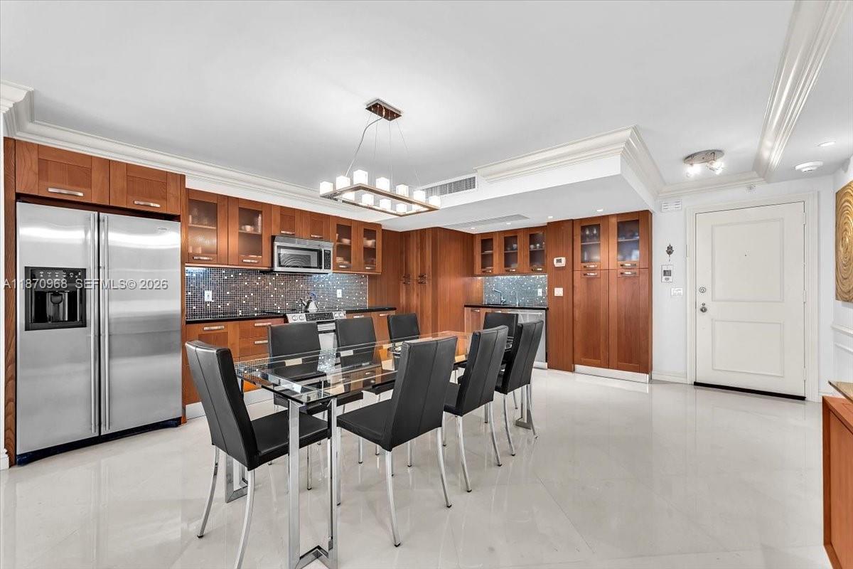 BALMORAL CONDO - Residential