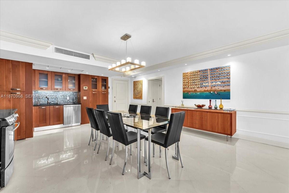 BALMORAL CONDO - Residential