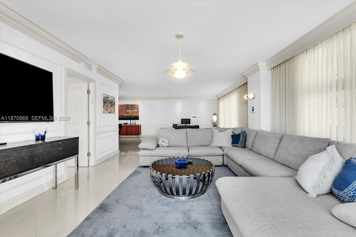 BALMORAL CONDO - Residential