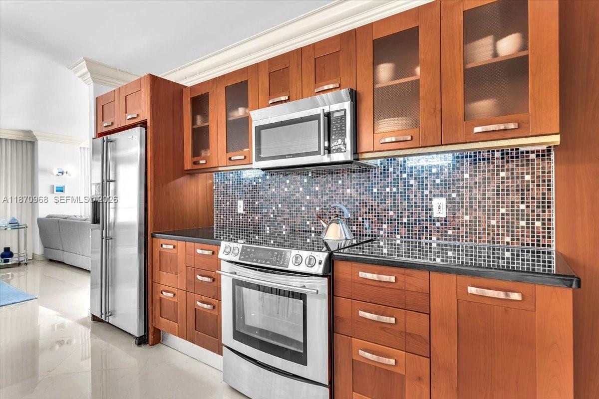 BALMORAL CONDO - Residential