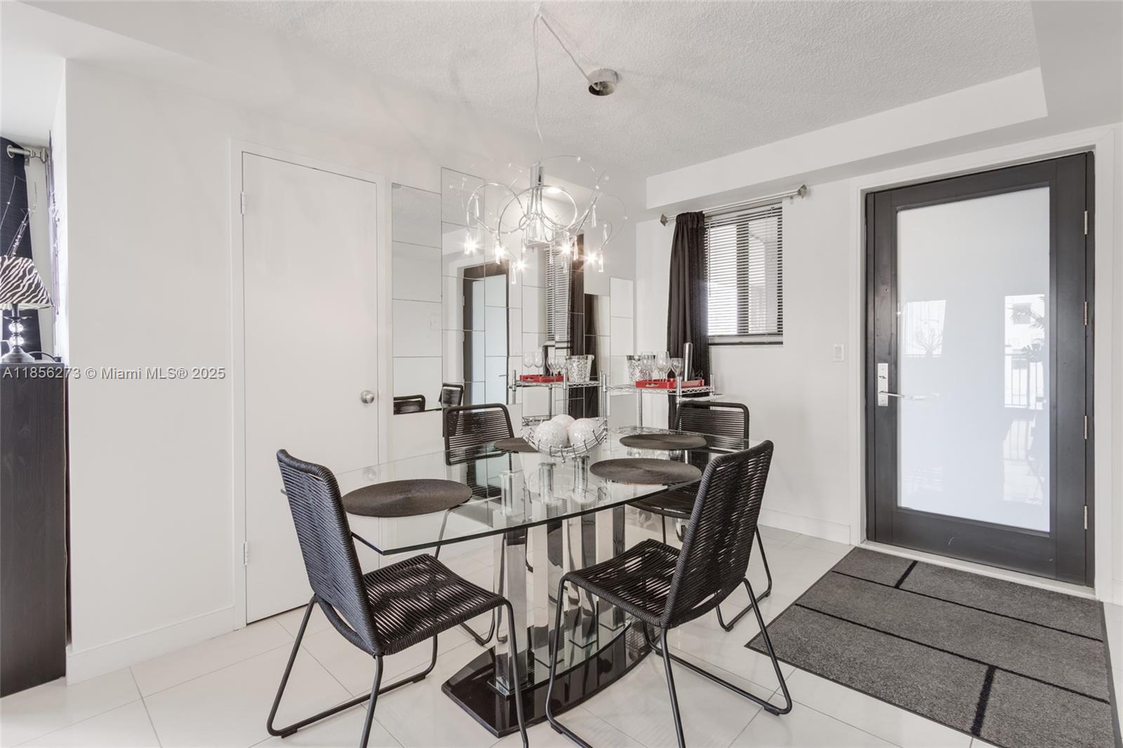 YACHT CLUB CONDO (THE) - Residential Lease