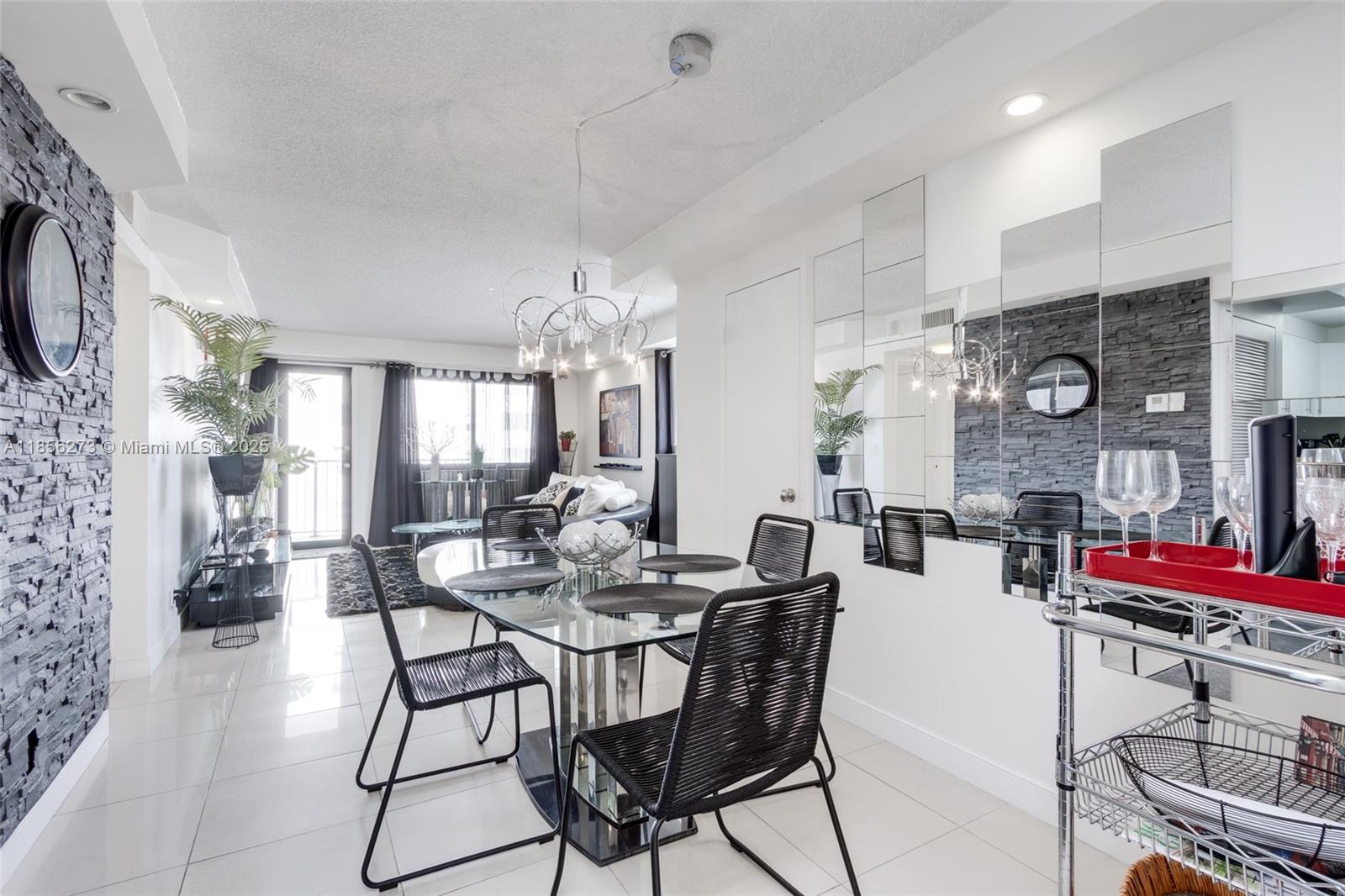 YACHT CLUB CONDO (THE) - Residential Lease