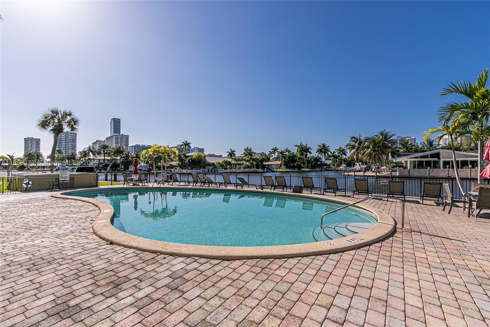 YACHT CLUB CONDO (THE) - Residential Lease