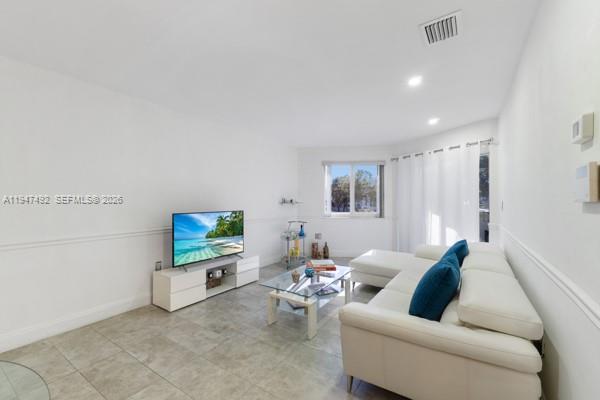 SKY LAKE GARDENS NO 3 CON - Residential