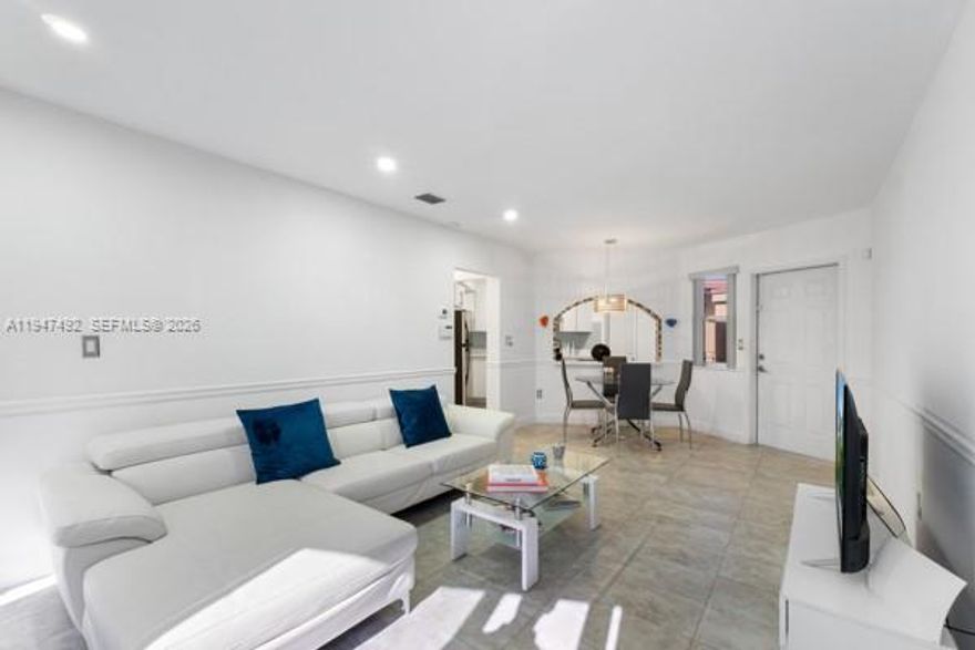 Location, Location. Beautiful 1/1 apartment plus Den, completely remodeled, New Air Condition, Huracan windows, Kitchen appliances sterling,top counter Quarzo and much more. Conveniently in front of Sky Lake Shopping Center, Publix supermarket, LA Fitness Gym, minutes of Aventura Mall, Beaches and I95, Ready for new owner.