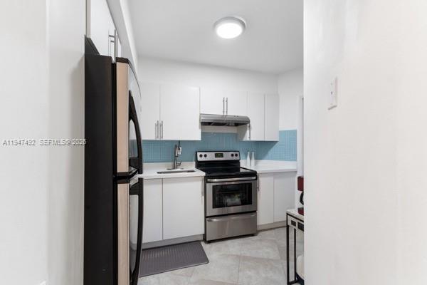 SKY LAKE GARDENS NO 3 CON - Residential