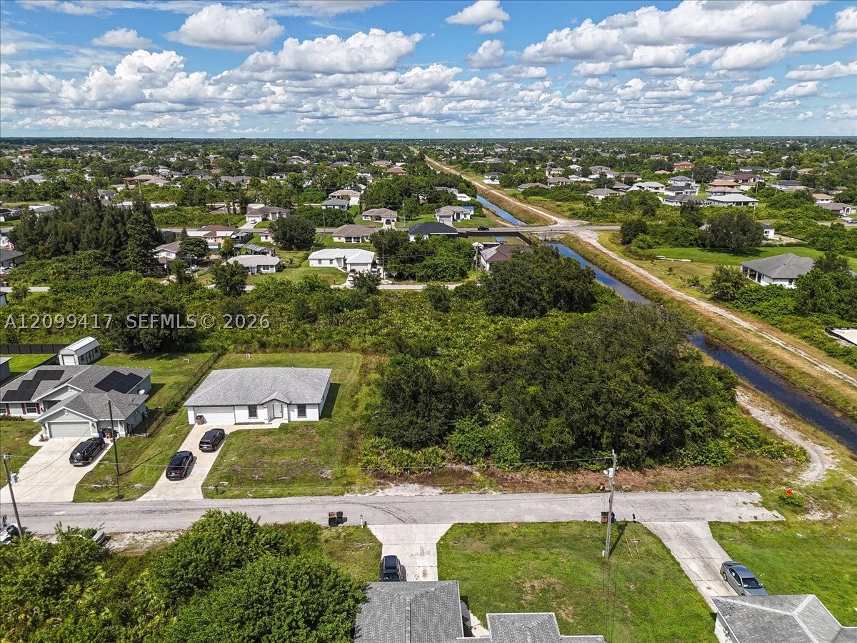 3702 25 ST SW