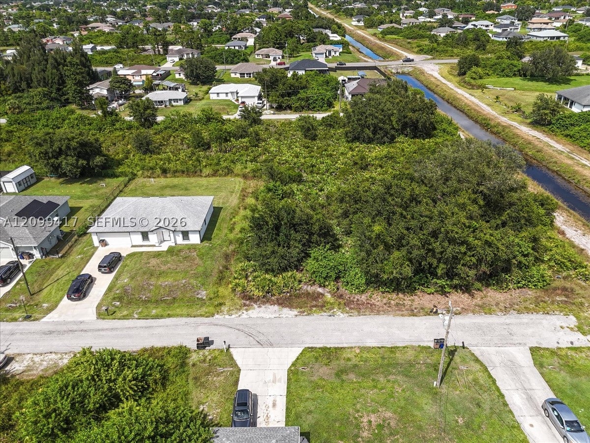 3702 25 ST SW