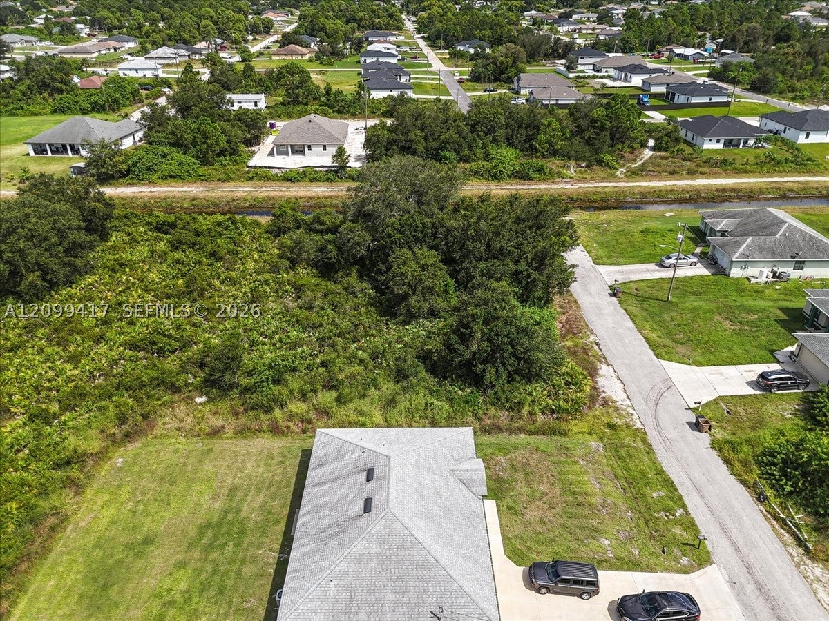 3702 25 ST SW