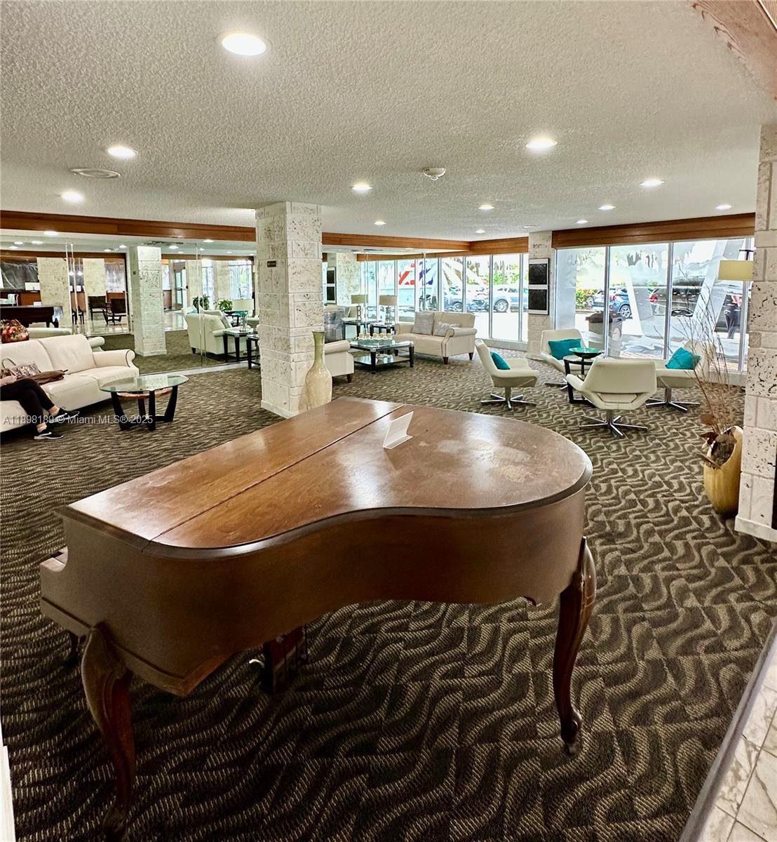 WINSTON TOWERS 500 CONDO - Residential