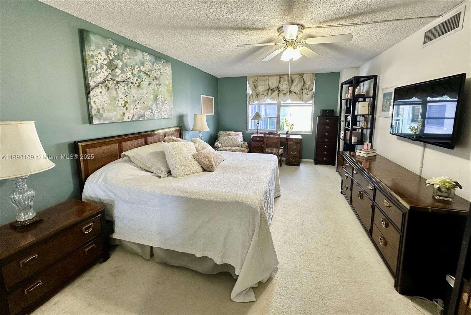 WINSTON TOWERS 500 CONDO - Residential