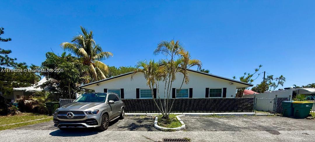 Rental Property at 5160 Sw 26th Ave A, Dania Beach, Miami-Dade County, Florida - Bedrooms: 2 
Bathrooms: 2  - $2,550 MO.