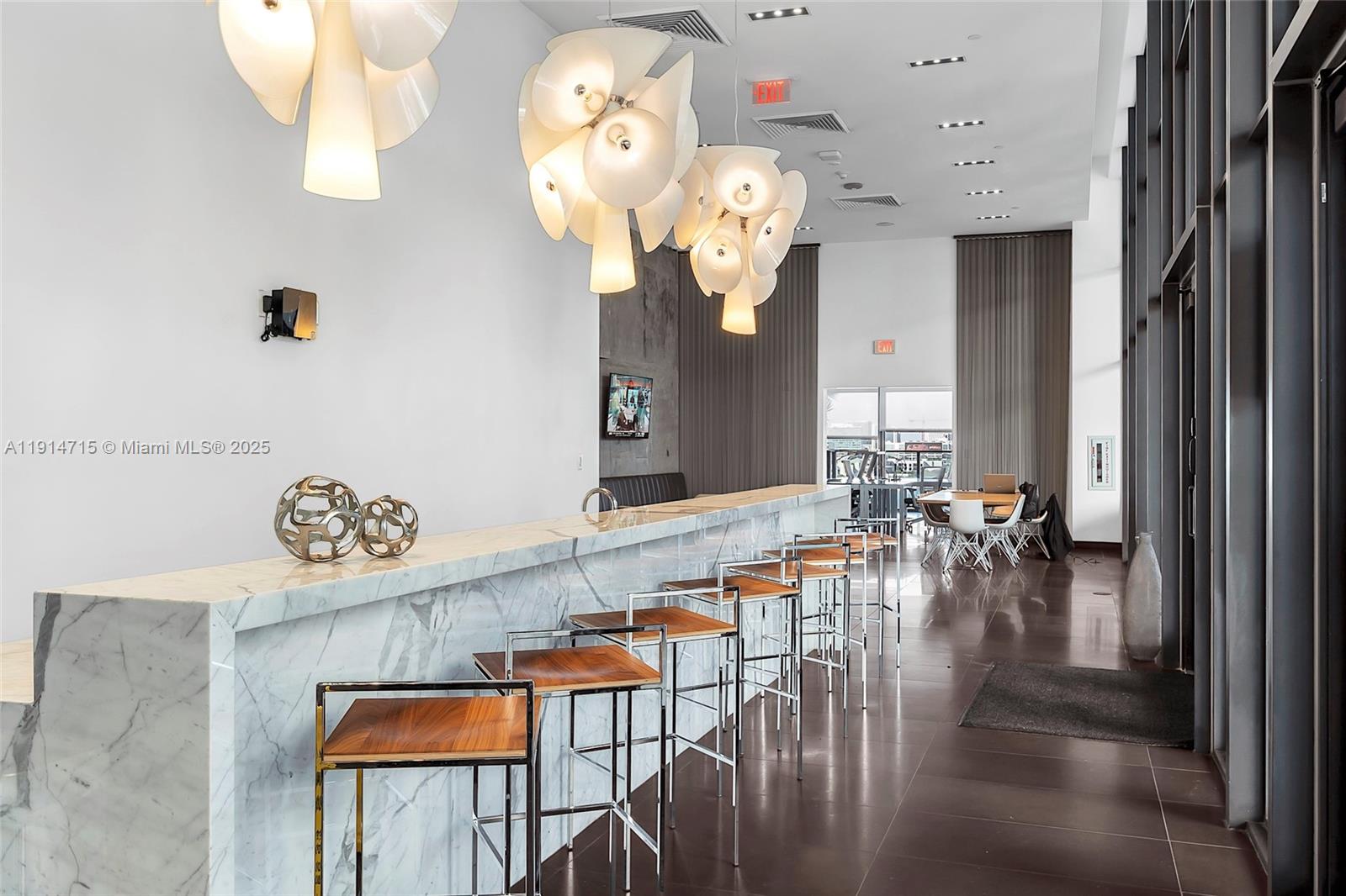 CANVAS CONDO - Residential