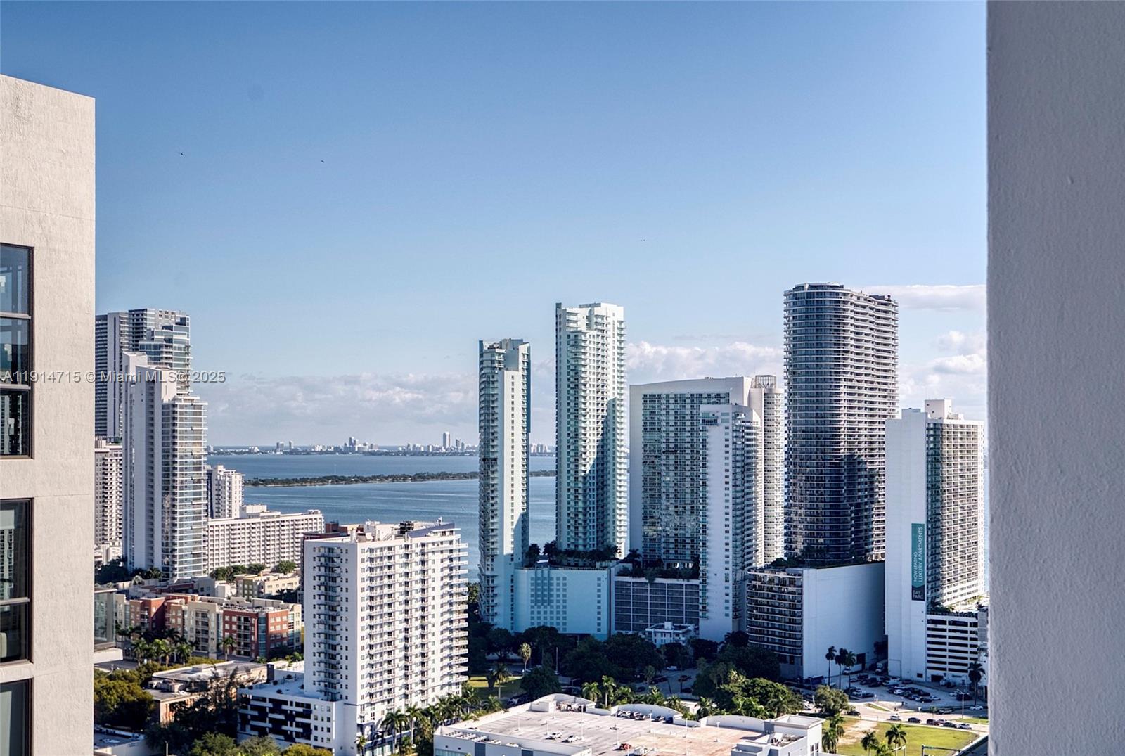 CANVAS CONDO - Residential