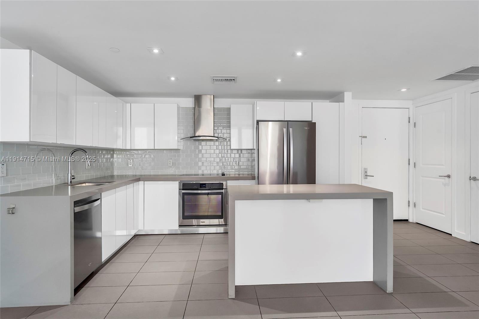 CANVAS CONDO - Residential