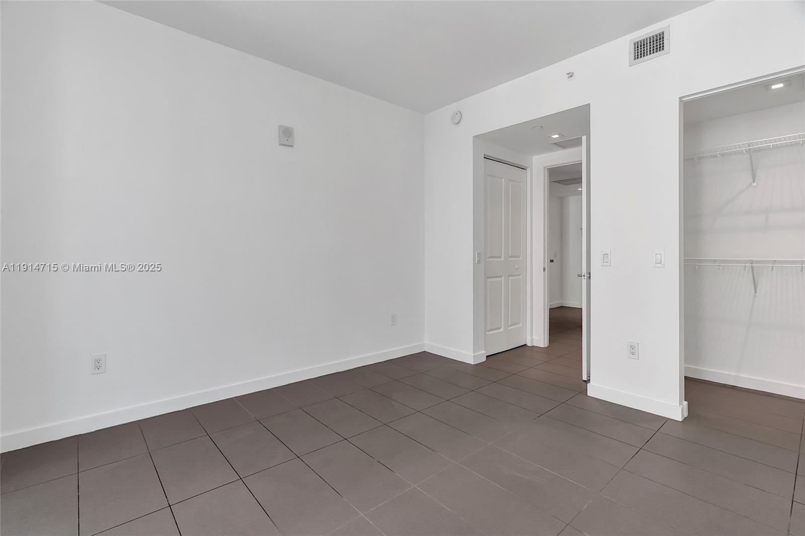 CANVAS CONDO - Residential