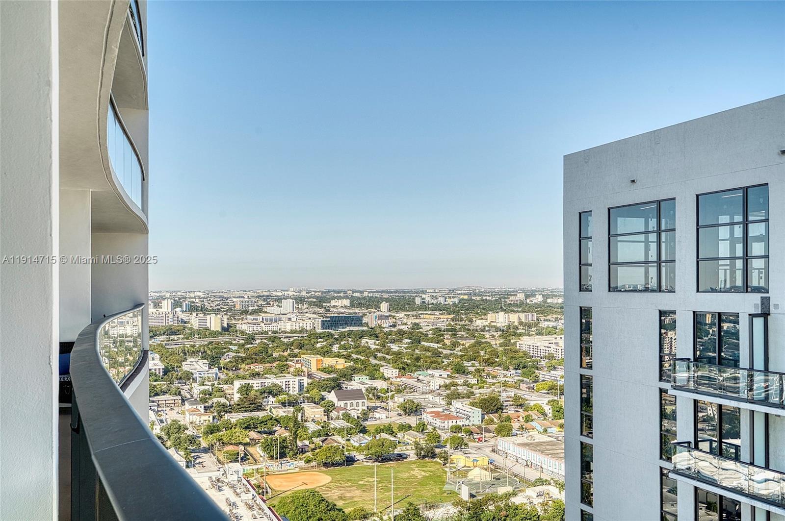 CANVAS CONDO - Residential