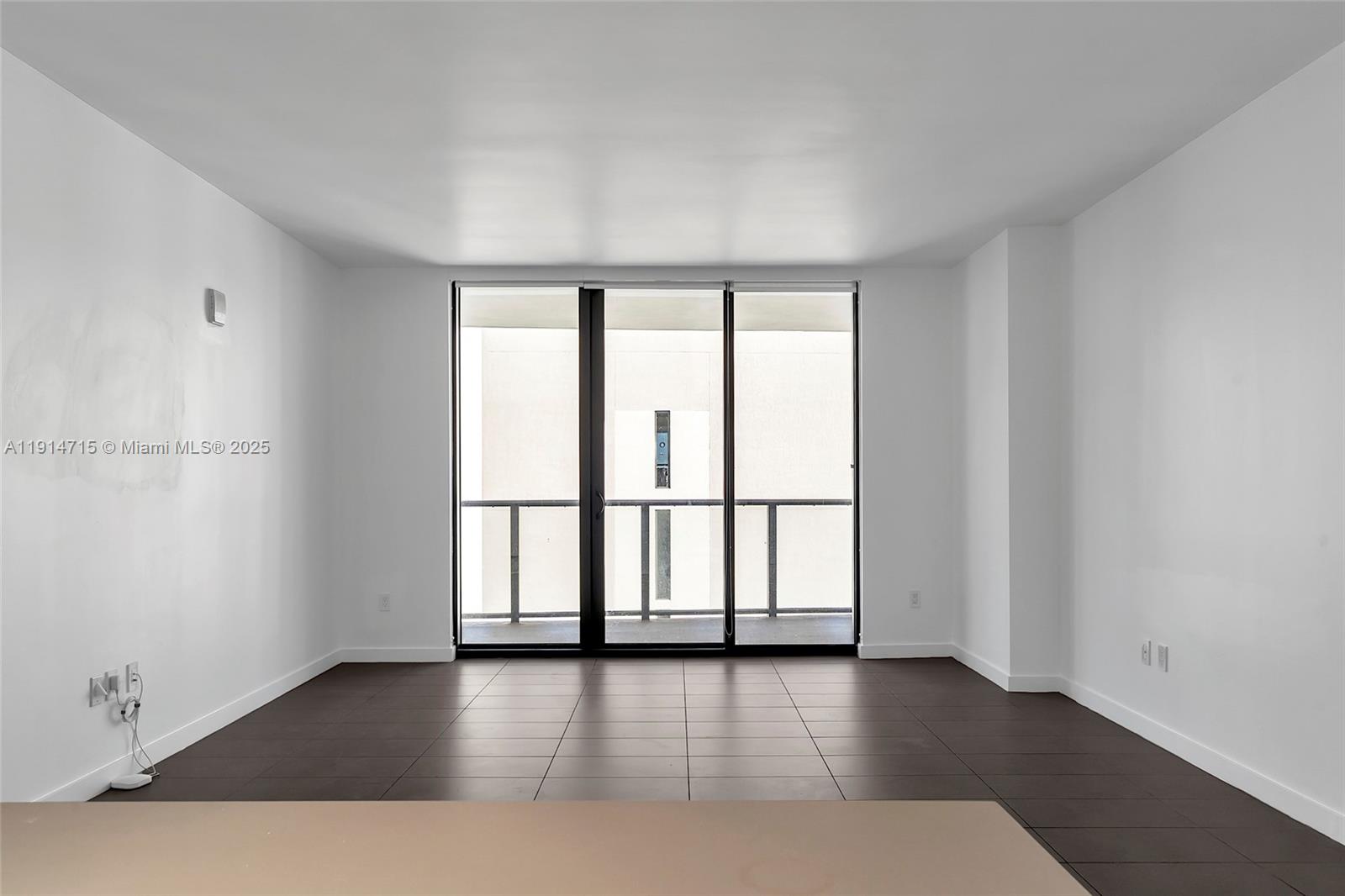 CANVAS CONDO - Residential