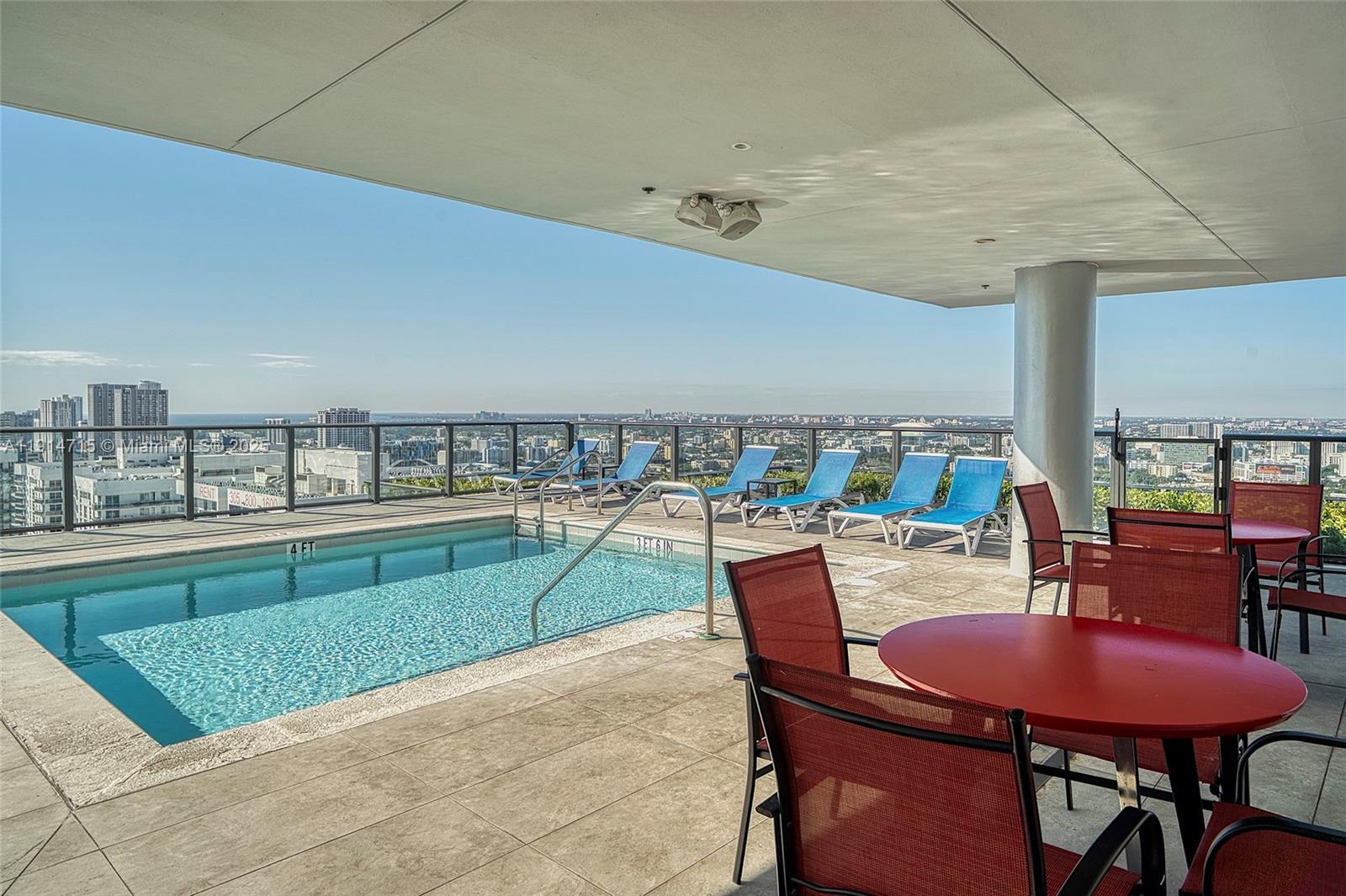 CANVAS CONDO - Residential