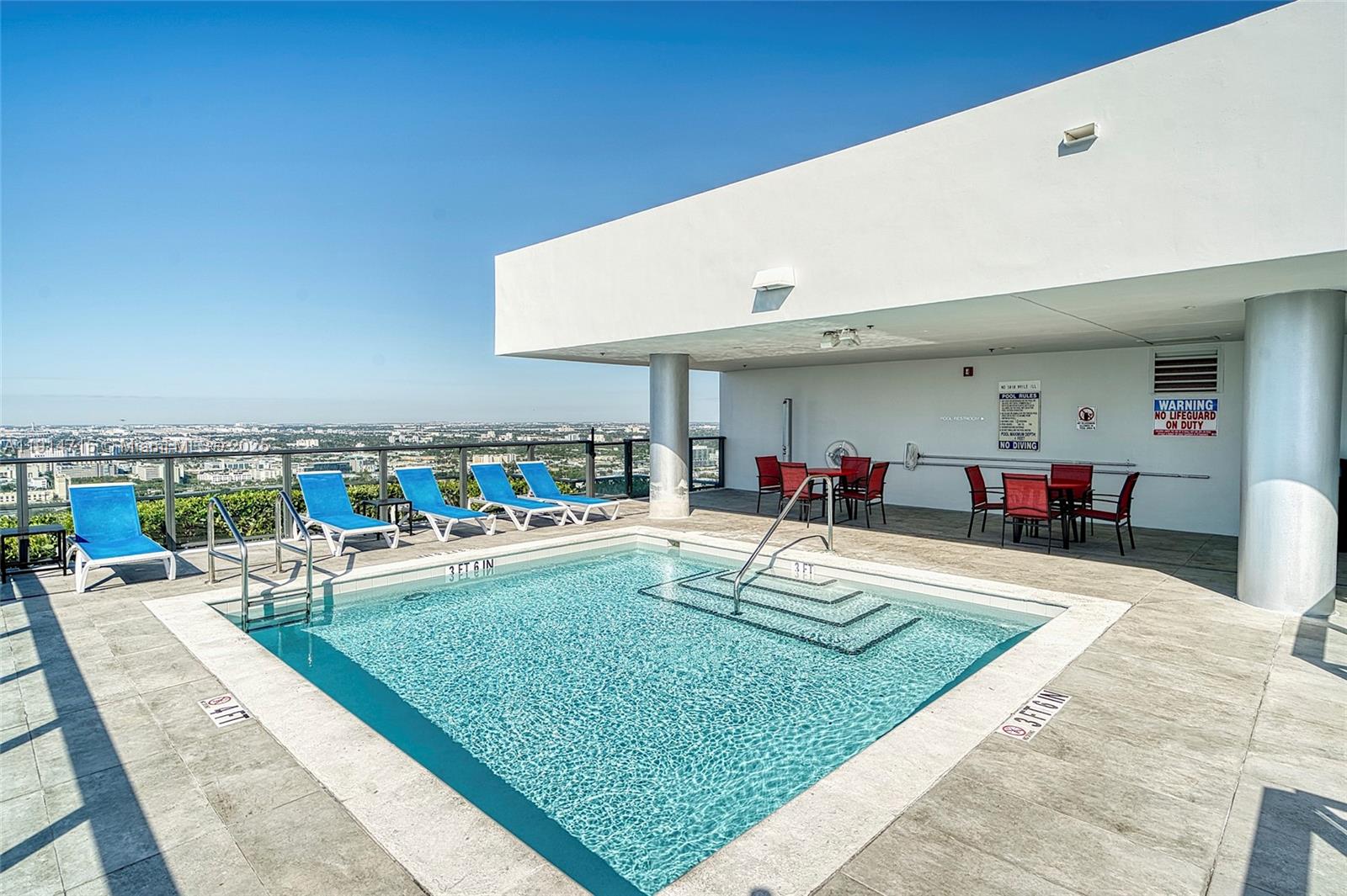 CANVAS CONDO - Residential