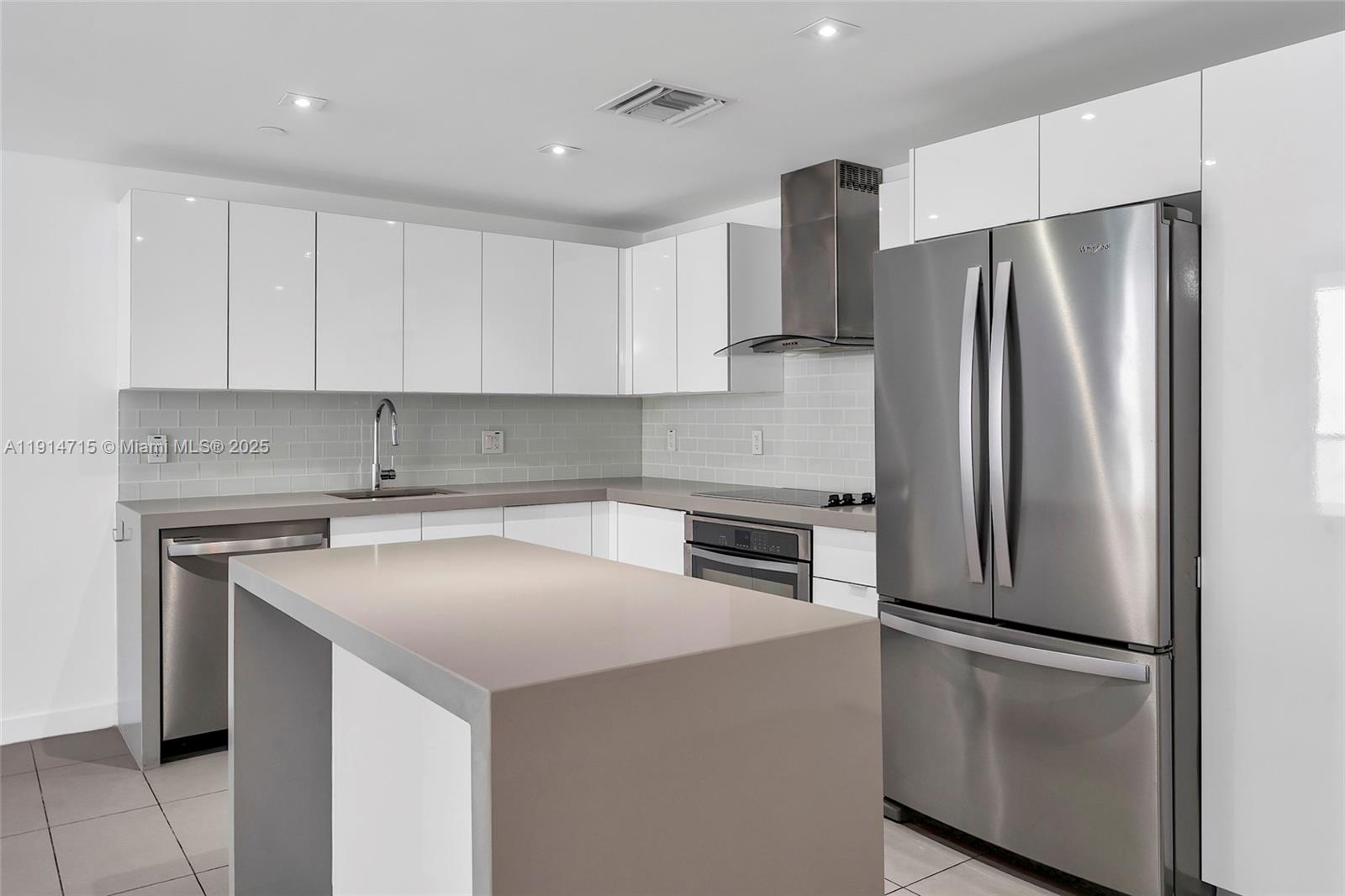 CANVAS CONDO - Residential