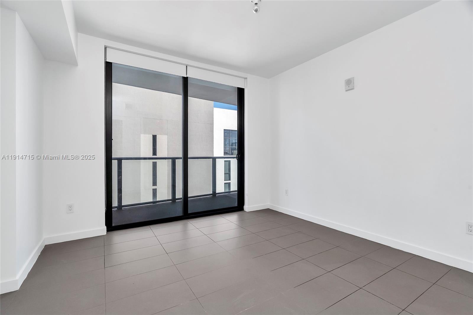 CANVAS CONDO - Residential