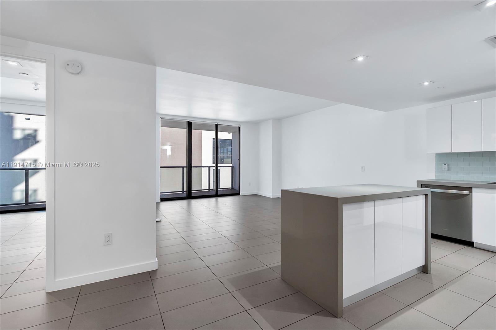 CANVAS CONDO - Residential